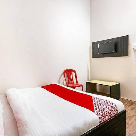 Oyo 69647 Yash Lodge Jabalpur Eksteriør bilde
