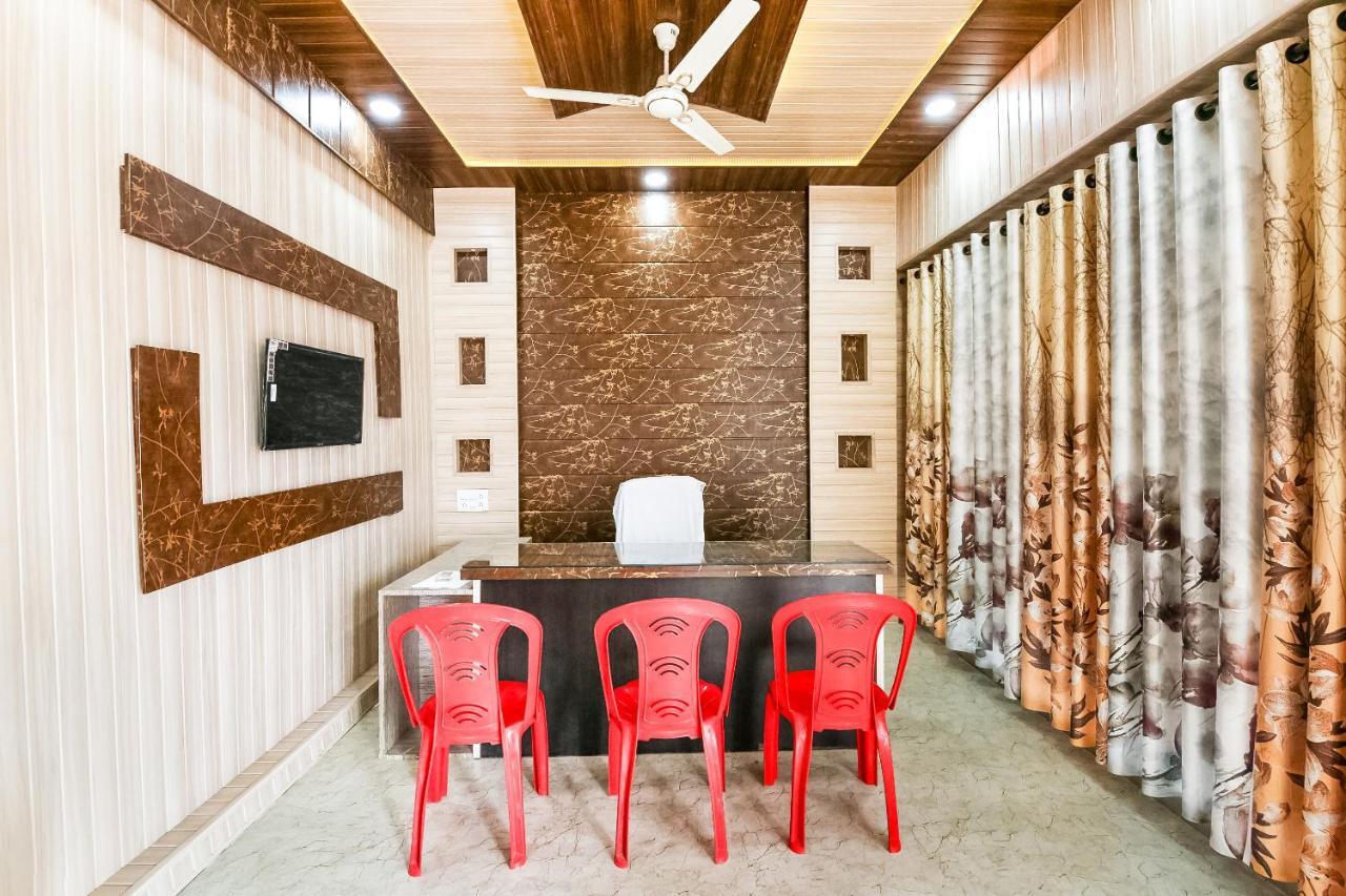 Oyo 69647 Yash Lodge Jabalpur Eksteriør bilde