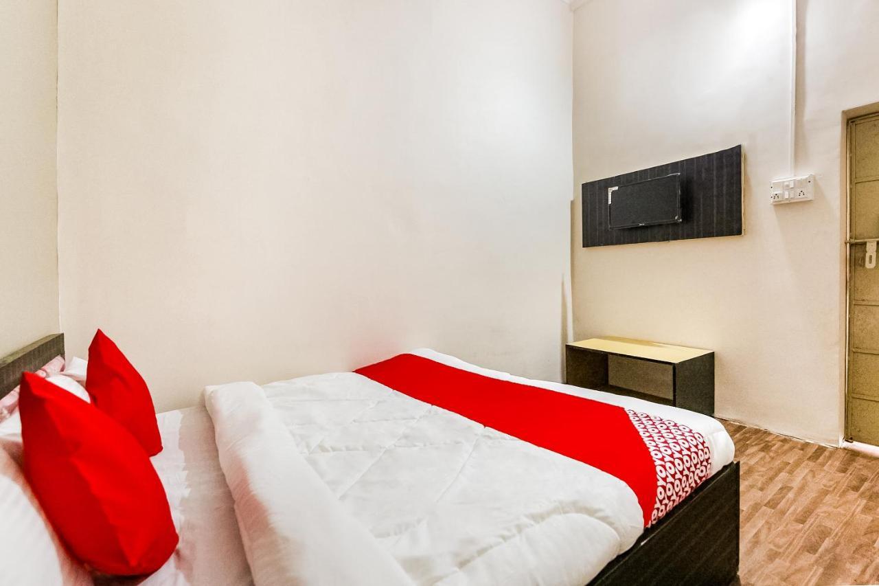 Oyo 69647 Yash Lodge Jabalpur Eksteriør bilde