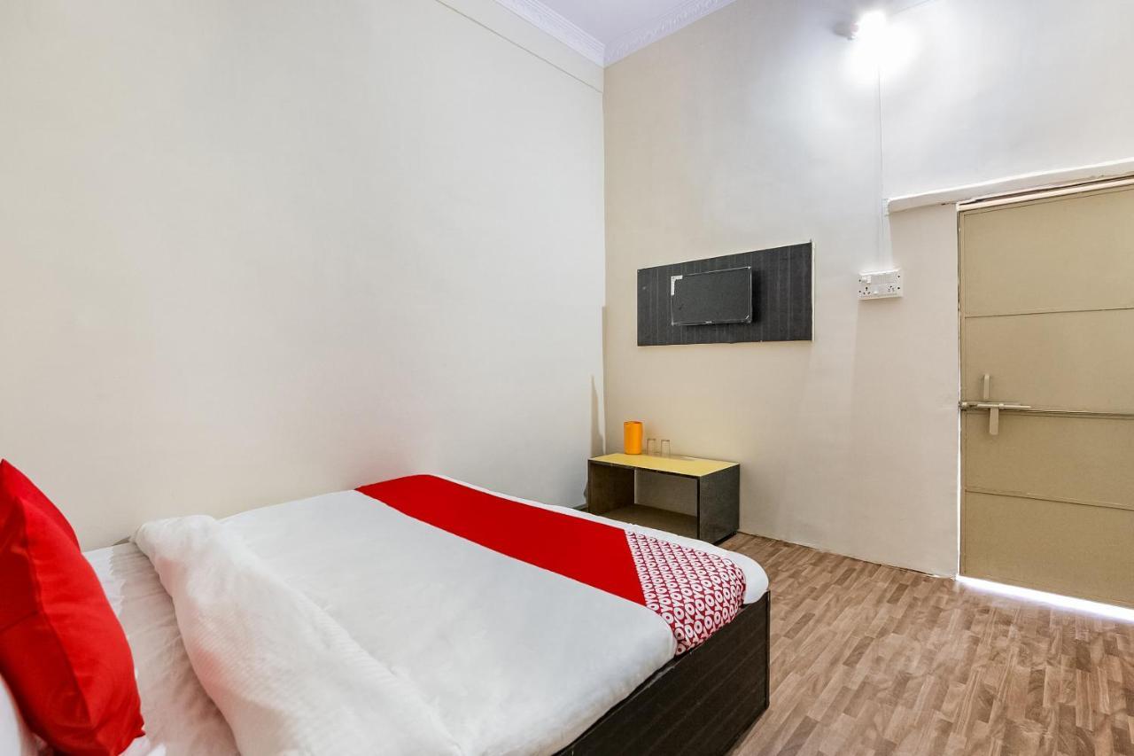 Oyo 69647 Yash Lodge Jabalpur Eksteriør bilde